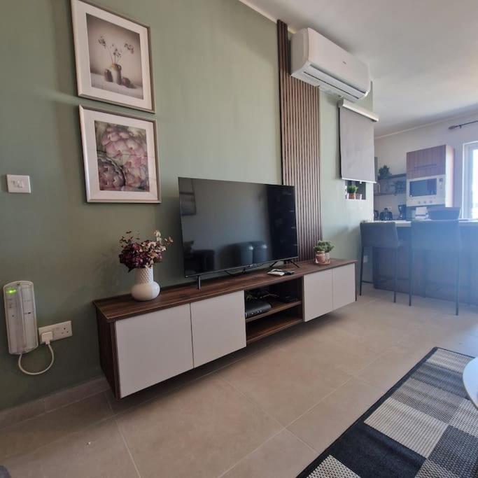 Centrally Located, Well Equipped, Stylish Flat. St. Paul's Bay Exterior photo