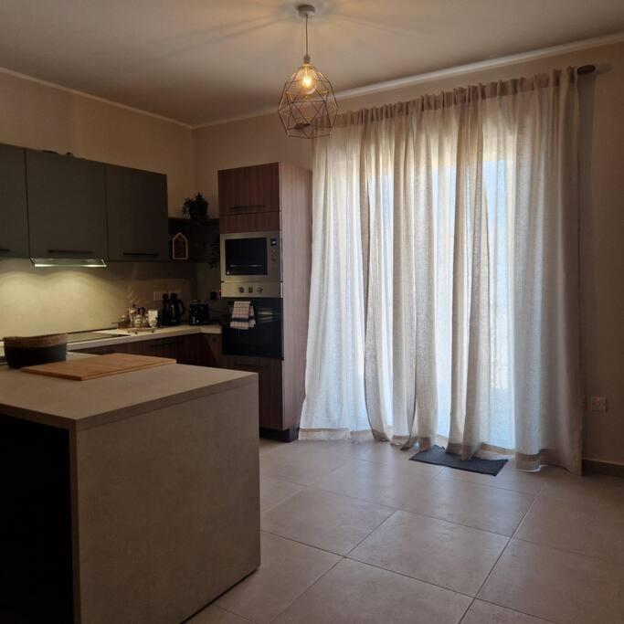Centrally Located, Well Equipped, Stylish Flat. St. Paul's Bay Exterior photo