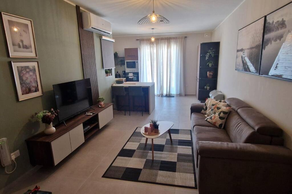 Centrally Located, Well Equipped, Stylish Flat. St. Paul's Bay Exterior photo