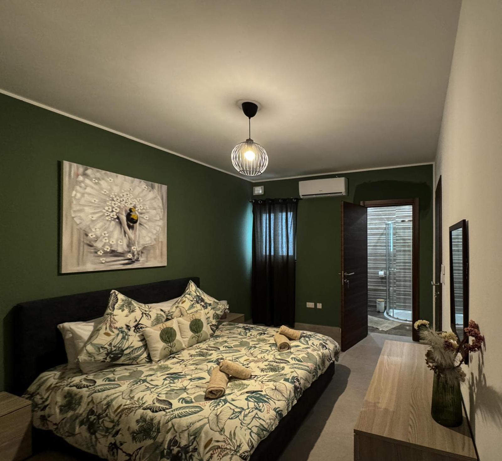 Centrally Located, Well Equipped, Stylish Flat. St. Paul's Bay Exterior photo